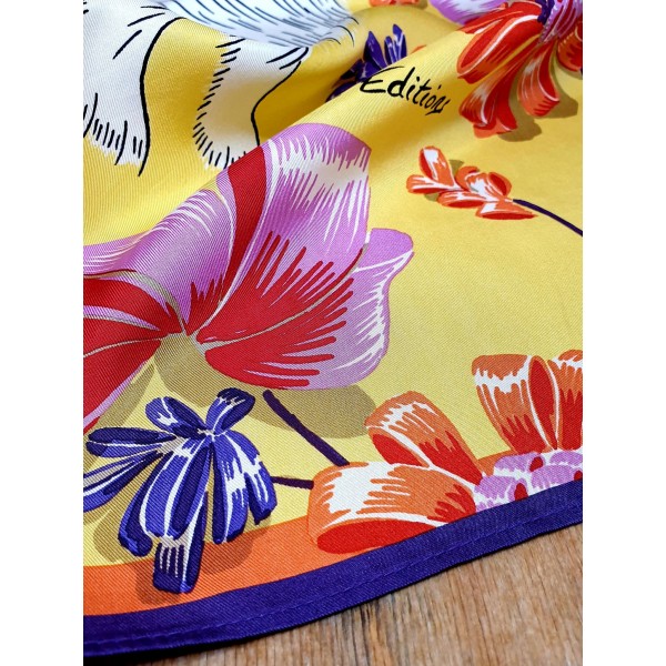 Inoui Editions šilko skara TOUTOU YELLOW